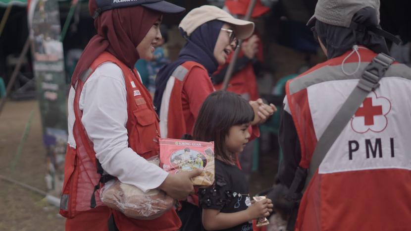 Menjadi Relawan